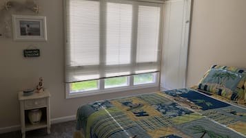 4 bedrooms, desk, free WiFi, bed sheets