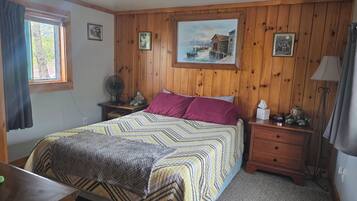 2 slaapkamers, een strijkplank/strijkijzer, reisbedje, gratis wifi