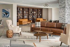 Lobby - Four Points by Sheraton Brunswick (Brunswick)