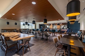 Restaurant - Four Points by Sheraton Brunswick (Brunswick)
