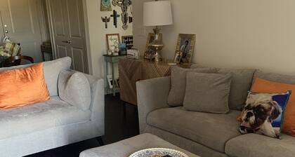 7 minutes from the DFW airport. Central location between Dallas and Fort Worth!