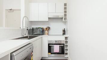Apartment | Private kitchen | Electric kettle, toaster