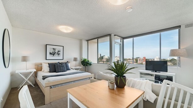 Room - Bright and Sunny Studio Apartment (Neutral Bay)