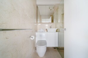 Lägenhet | Badrum | Badkar/dusch