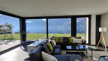 Fernseher, Stereoanlage