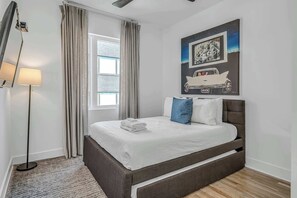 4 habitaciones, tabla de planchar con plancha, cuna de viaje y wifi 