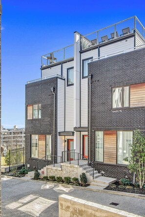 Exterior - Modern Nashville Stay | Dual Rooftops (Nashville)