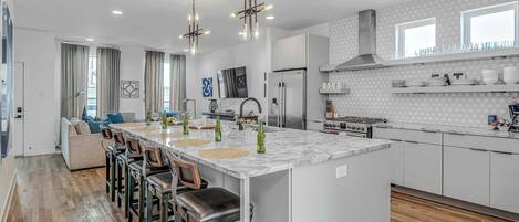 Fridge, microwave, dishwasher, coffee/tea maker