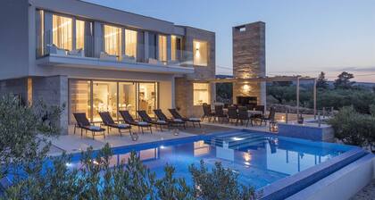Luxusvilla Spectrum mit beheiztem Pool