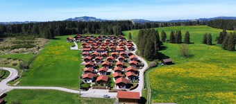 Detached vacation home with wood-burning stove, terrace and garden in Lechbruck am See