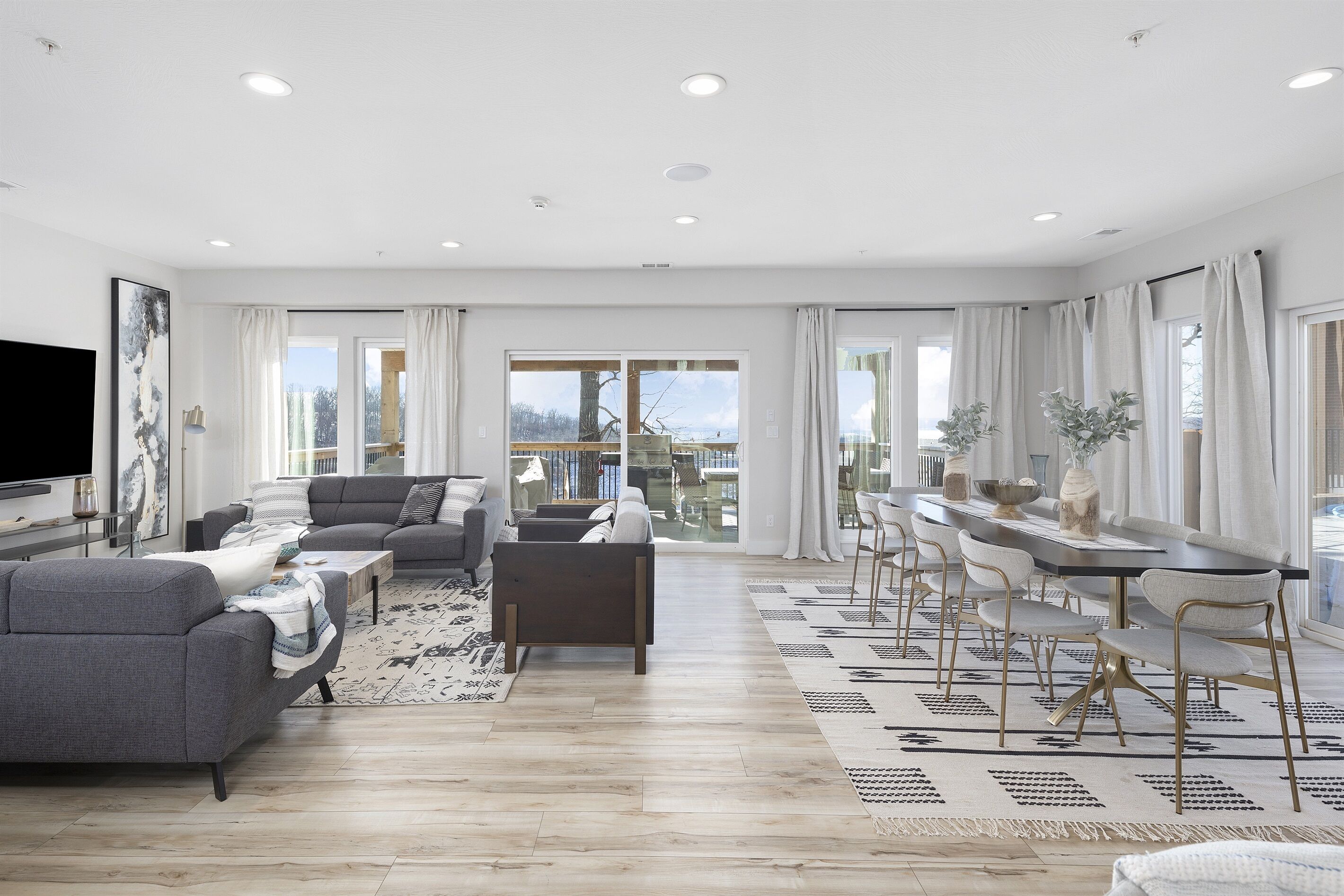 智能电 视、电子游戏、书、音乐库