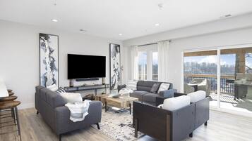 TV connectée, jeux vidéo, livres, médiathèque