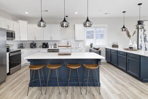 Fridge, microwave, oven, stovetop - Stunning Lake Views, Pool, Dream Kitchen, Grill (Branson)