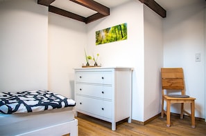 2 bedrooms, iron/ironing board, travel crib, free WiFi