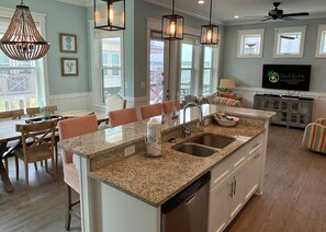 Fridge, microwave, oven, stovetop - Flash Sale~Book Now~Tortuga Sunset~Sleeps 8 (Gulf Shores)