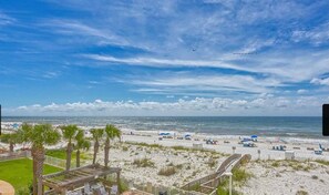 On the beach - Heated Pool. 3rd floor. Ocean House II Book now! (Gulf Shores)