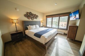 Condo Design, 2 chambres, accès à la piscine, vue sur le complexe (Black Bear 8053) | 2 chambres, coffre-fort, décor unique, ameublement unique