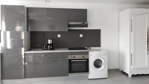 茶具/咖啡用具、冰箱、微波炉、烤箱