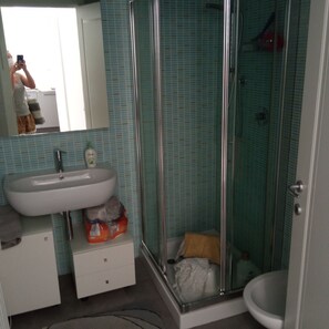 Douche, bidet