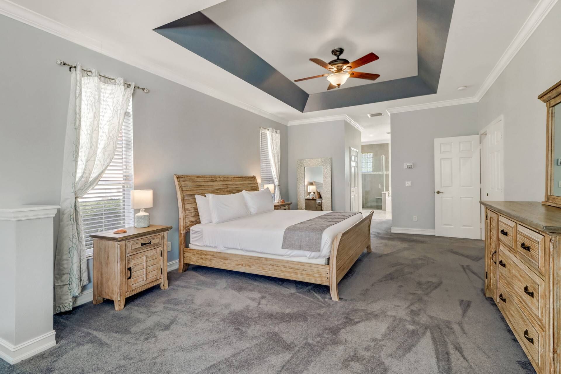 Nhà (9151 Kings Cove Ct) | Ngoại thất