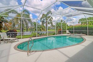 Pool - 9151 Kings Cove Ct (Fort Myers)