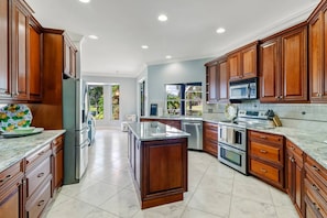 House (9151 Kings Cove Ct) | Bahagian luar