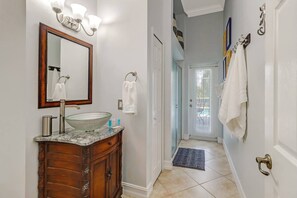 House (9151 Kings Cove Ct) | Bathroom