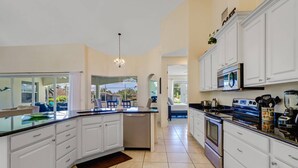 House (536 SE 33rd St) | Private kitchen - 536 SE 33rd St (Cape Coral)