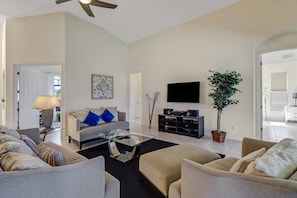 Ferienhaus (536 SE 33rd St) | Wohnzimmer | Stereoanlage
