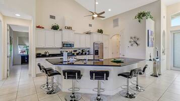 House (536 SE 33rd St) | Private kitchen