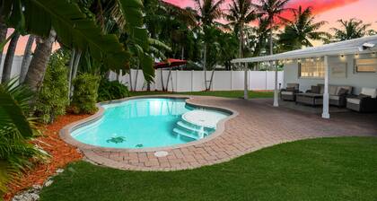 Beautiful tropical villa with heated pool, modern furniture - close to the beach