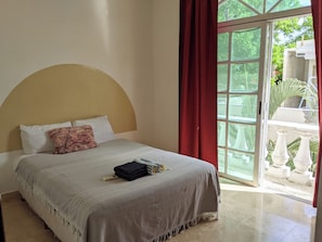 3 bedrooms, iron/ironing board, travel crib, free WiFi