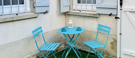 تناول الطعام بالخارج