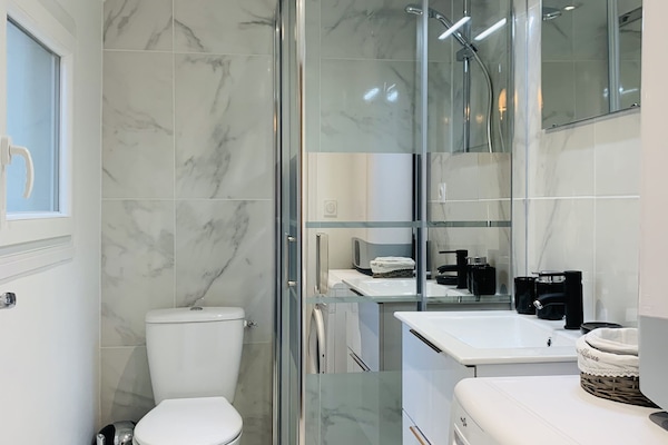 Shower, hair dryer
