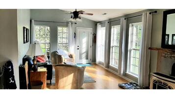 Smart TV, fireplace, DVD player, books