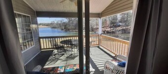 Summer Fun! Lake House - PETS, jukebox, pool table, firepit, canoe, kayak