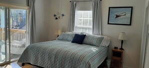 3 slaapkamers, een strijkplank/strijkijzer, reisbedje, gratis wifi