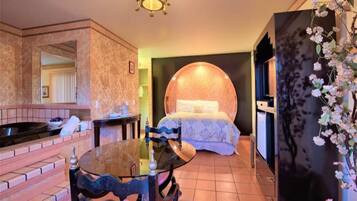 1 sovrum, skrivbord och väckarklockor