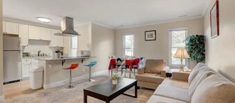 Balcony - Downtown - Duke - UNC - Pet Friendly