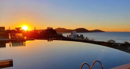 Stylish 3 bedroom at brand new Espelho das Aguas!