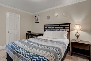 2 bedrooms, desk, iron/ironing board, free WiFi