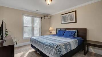 2 bedrooms, desk, iron/ironing board, free WiFi