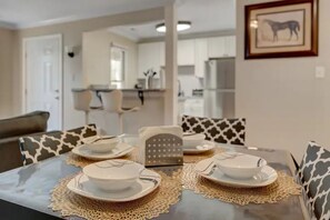 Dining - The Thornberry @ Hillside Park (Durham)
