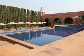 Outdoor pool - El Diezmo Hotel (San José Iturbide)