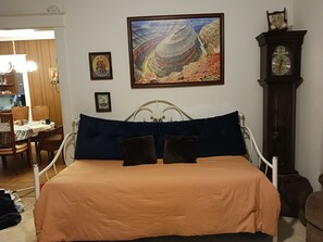2 bedrooms, desk, iron/ironing board, travel cot
