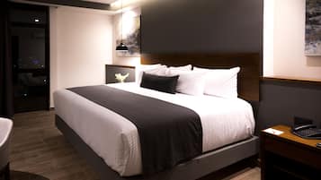 Edredons de pluma, camas com colchões pillow-top, cofres nos quartos