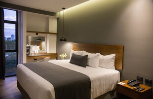 Daunenbettdecken, Pillowtop-Betten, Zimmersafe, Schreibtisch