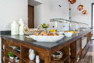 Free daily buffet breakfast