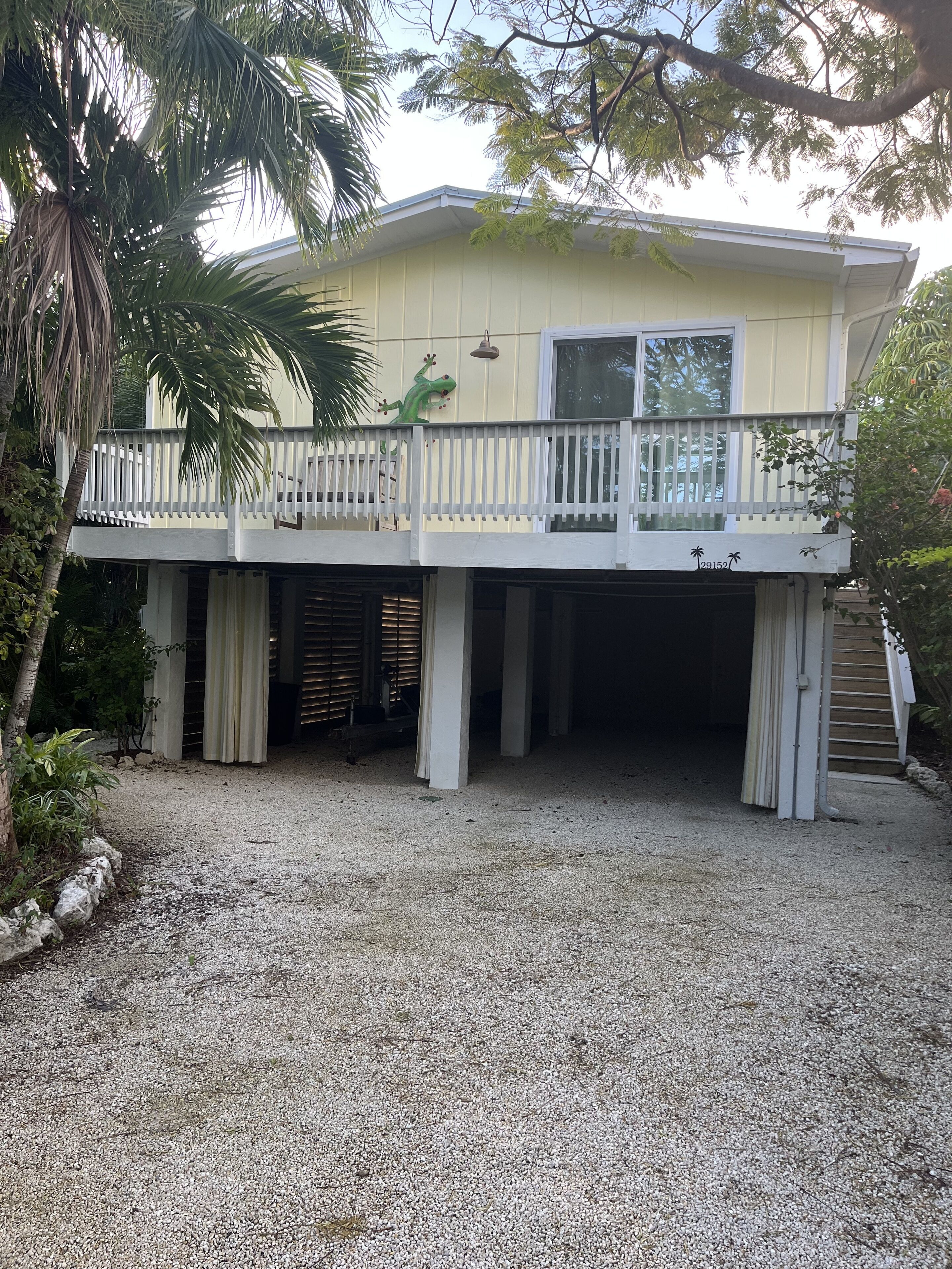 Font Entrance Street View
