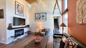 Smart TV y chimenea